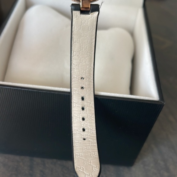 Gucci Diamatissima Black Lacquered Dial Ladies Watch - Picture 11 of 16